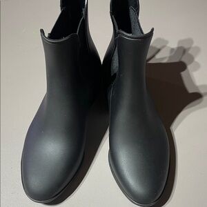 Capelli of New York Black Ankle Booties